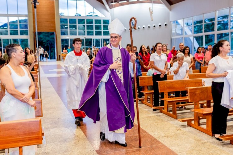 Santuário acolhe 14 Ministros para a Distribuição da Sagrada Comunhão