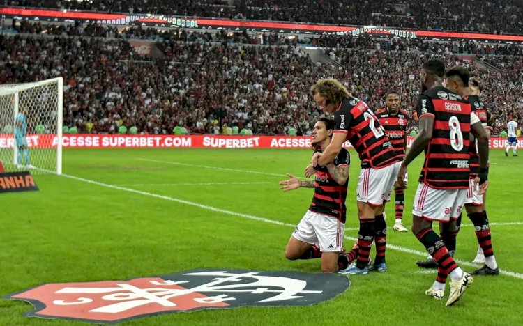 Flamengo vence o Cruzeiro e se isola na liderança do Brasileirão
