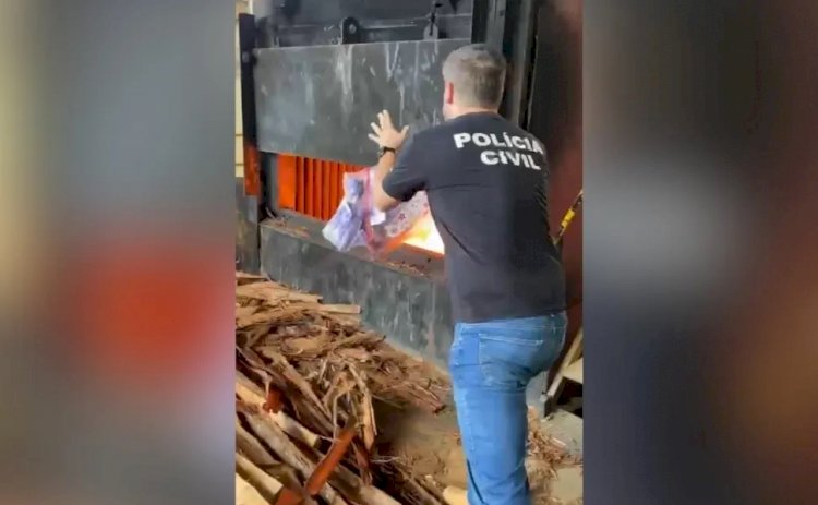 Polícia incinera 170 quilos de drogas apreendidas durante operação em Fundão
