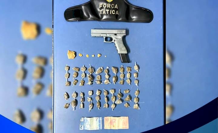 PM apreende drogas, simulacro e recupera moto furtada em Aracruz