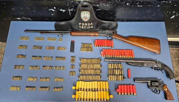 Força tática apreende armas e mais de 400 munições em Fundão
